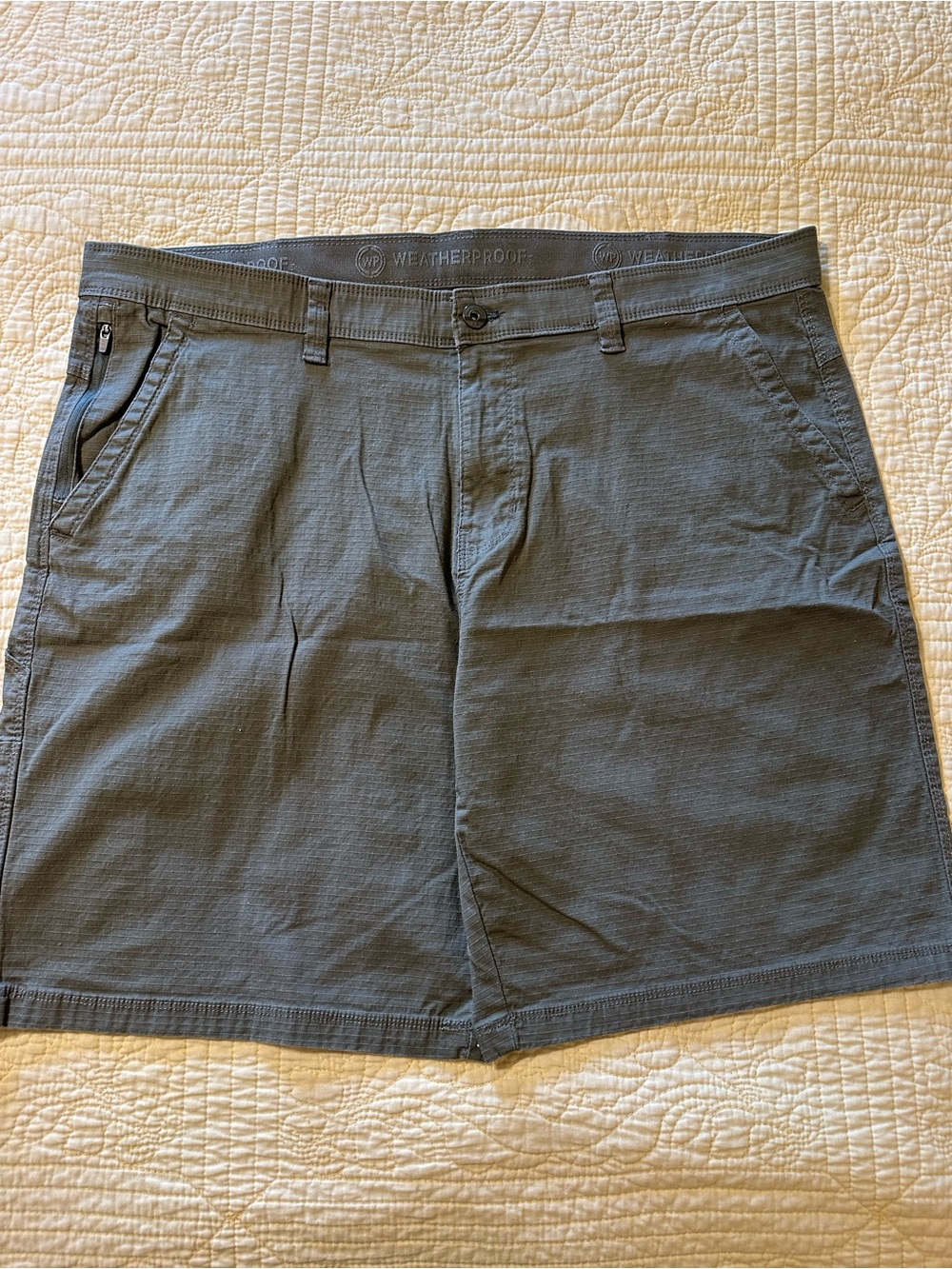 Weatherproof Men’s Olive Shorts with Zip Pocket